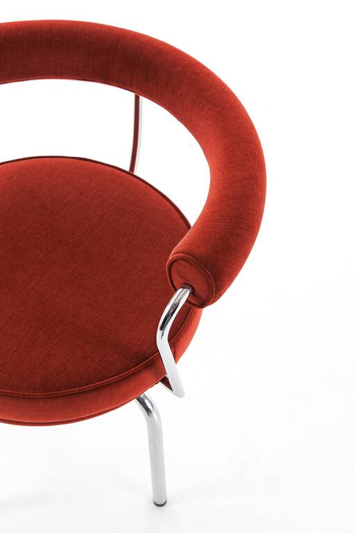7 Fauteuil Tournant, design Charlotte Perriand collection Cassina
