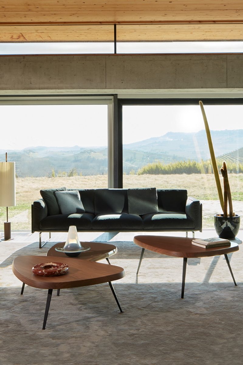 Table basse Mexique, design Charlotte Perriand collection Cassina