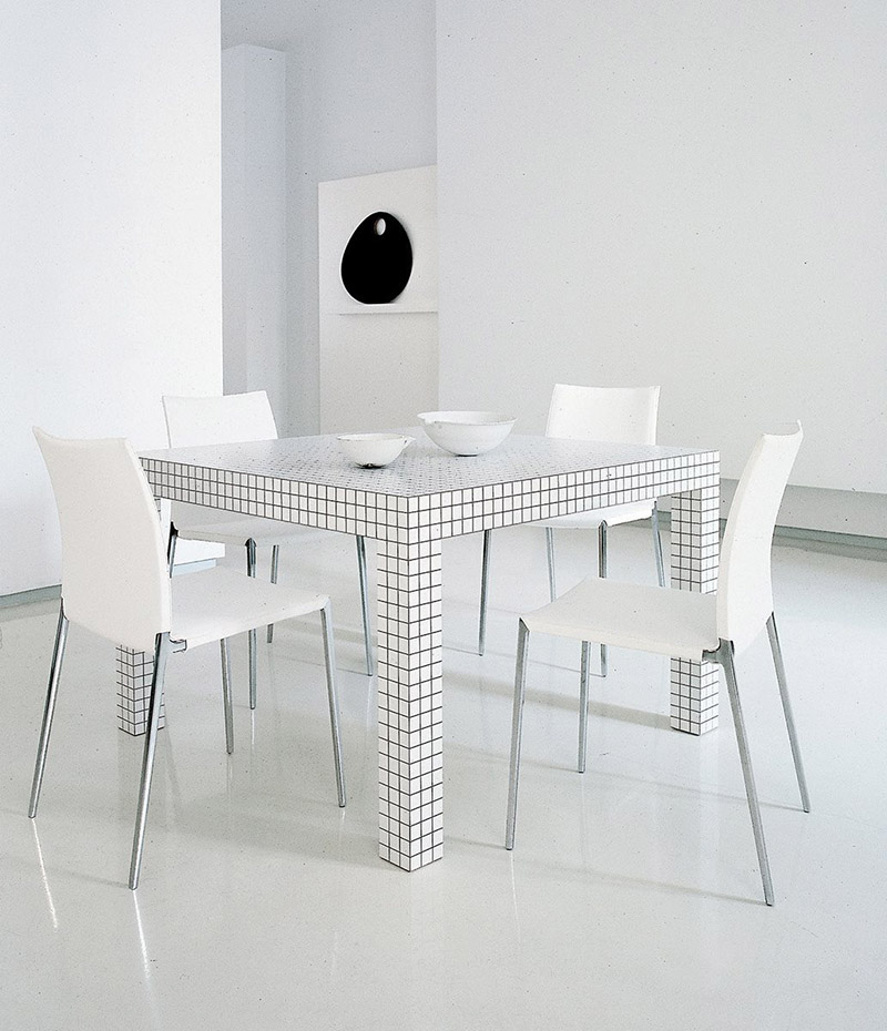 Table Quaderna, design Superstudio collection Zanotta