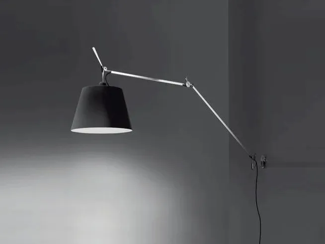 Tolomeo Mega Wall, design Michele De Lucchi et Giancarlo Fassina, collection Artemide, In Situ Quimper