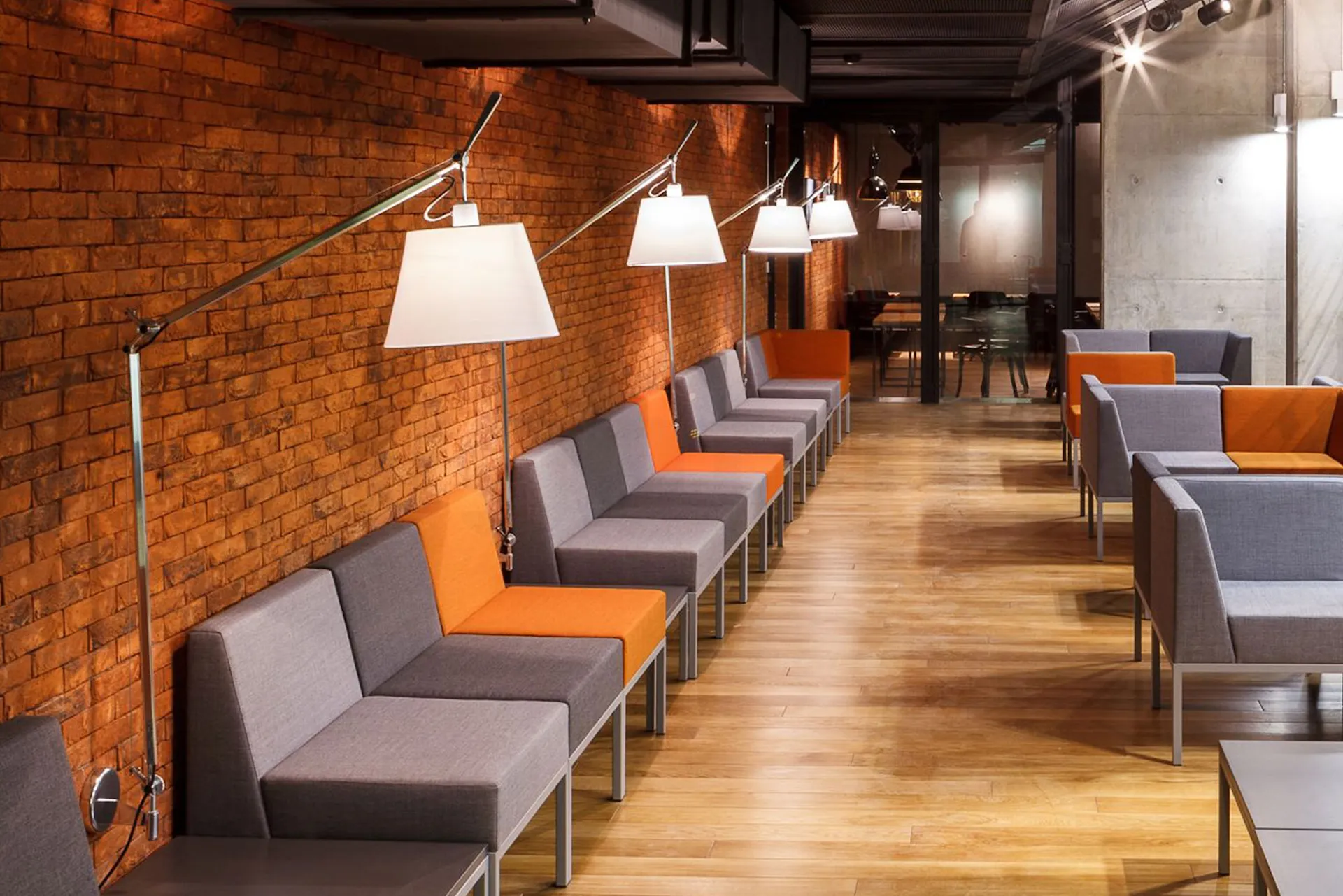 Tolomeo Mega Wall, design Michele De Lucchi et Giancarlo Fassina, collection Artemide, In Situ Quimper