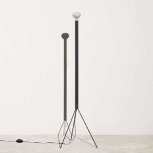 Lampadaire Luminator, design Achille et Pier Giacomo Castiglioni 1954, collection Flos In Situ Quimper