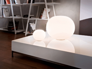 Lampe à poser Glo-ball B0, design Jasper Morrison, collection Flos In Situ Quimper