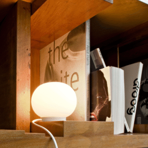 Lampe à poser mini Glo-ball T, design Jasper Morrison, collection Flos In Situ Quimper