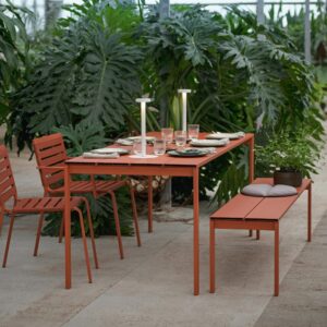 Table de repas à lattes Be-easy, collection Kristalia, In Situ Quimper