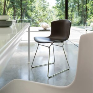 Chaise Bertoia Plastic, design Harry Bertoia, collection Knoll, In Situ Quimper
